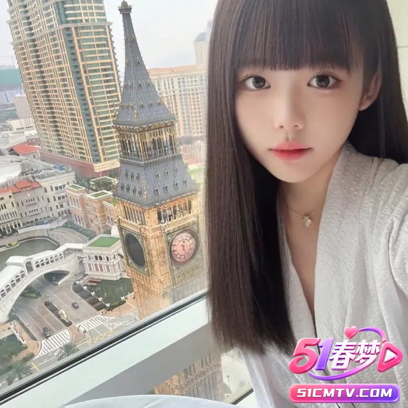 高颜值贫乳大学生王妤昔 私下穿情趣制服 被金主花式爆操内射！这女神太会玩了