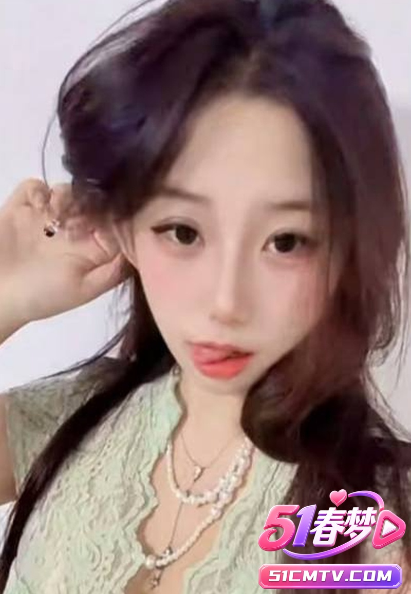 抖音小云同学一对一福利 丰满母狗露奶掰逼自慰超级骚 放荡诱惑姿势全展现！