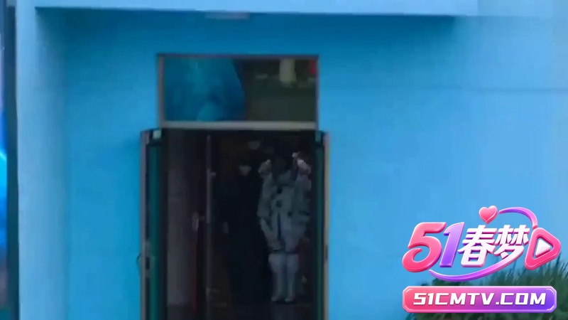 神舟航天员出征仪式翻车！ 原本自然走出场被硬生生拦回去 重新表演生硬太尴尬了！