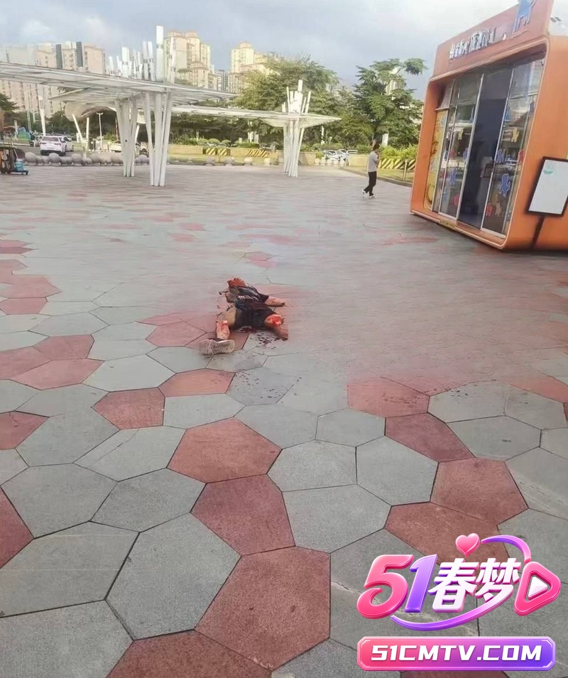 珠海华发商都星巴克捅人惨案 闹市持刀砍人血腥现场太惊悚!