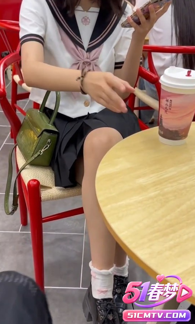 极品JK大学生妹子张熏 外出约会黄毛 酒店无套花式猛操高潮腿软 反差爆棚!!