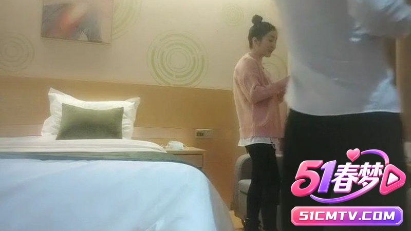 探花精选 盲盒开出极品货 丸子头小少妇 口活狂吸老哥爽叫 抬大白腿后入猛操扶屁股狂撞