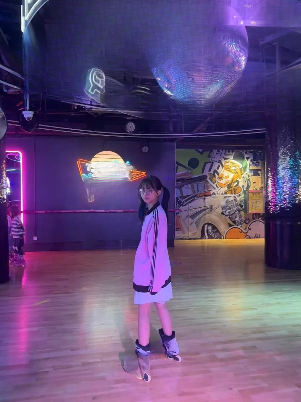极品双马尾洛丽塔 眼镜小甜妹 等不及衣服不脱直接开搞 抓着双马尾猛干 高配合度各种姿势抽插！