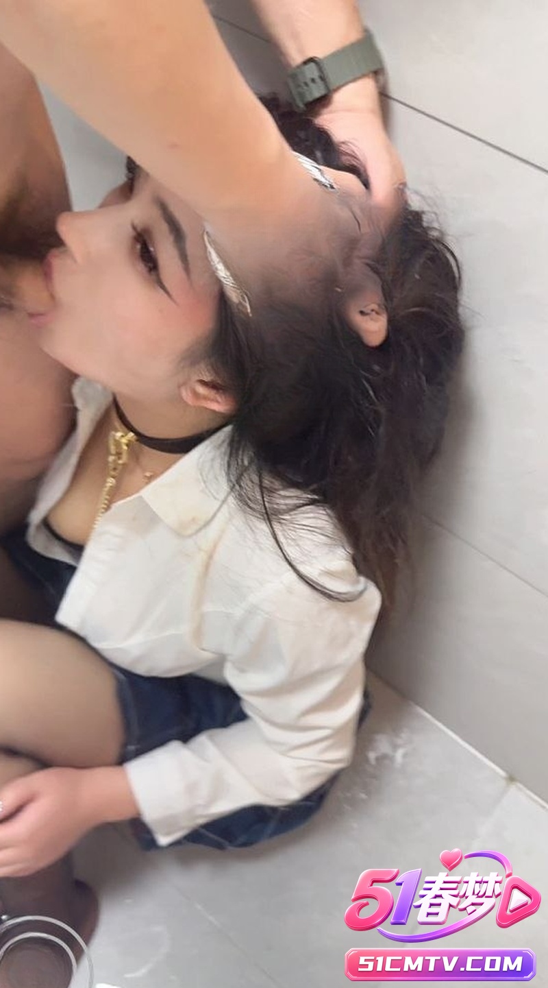 奶子即正义的婷婷 带粉丝一起3P 你的嘴巴就是哥哥们的厕所 深喉操到吐粉红液体口爆!