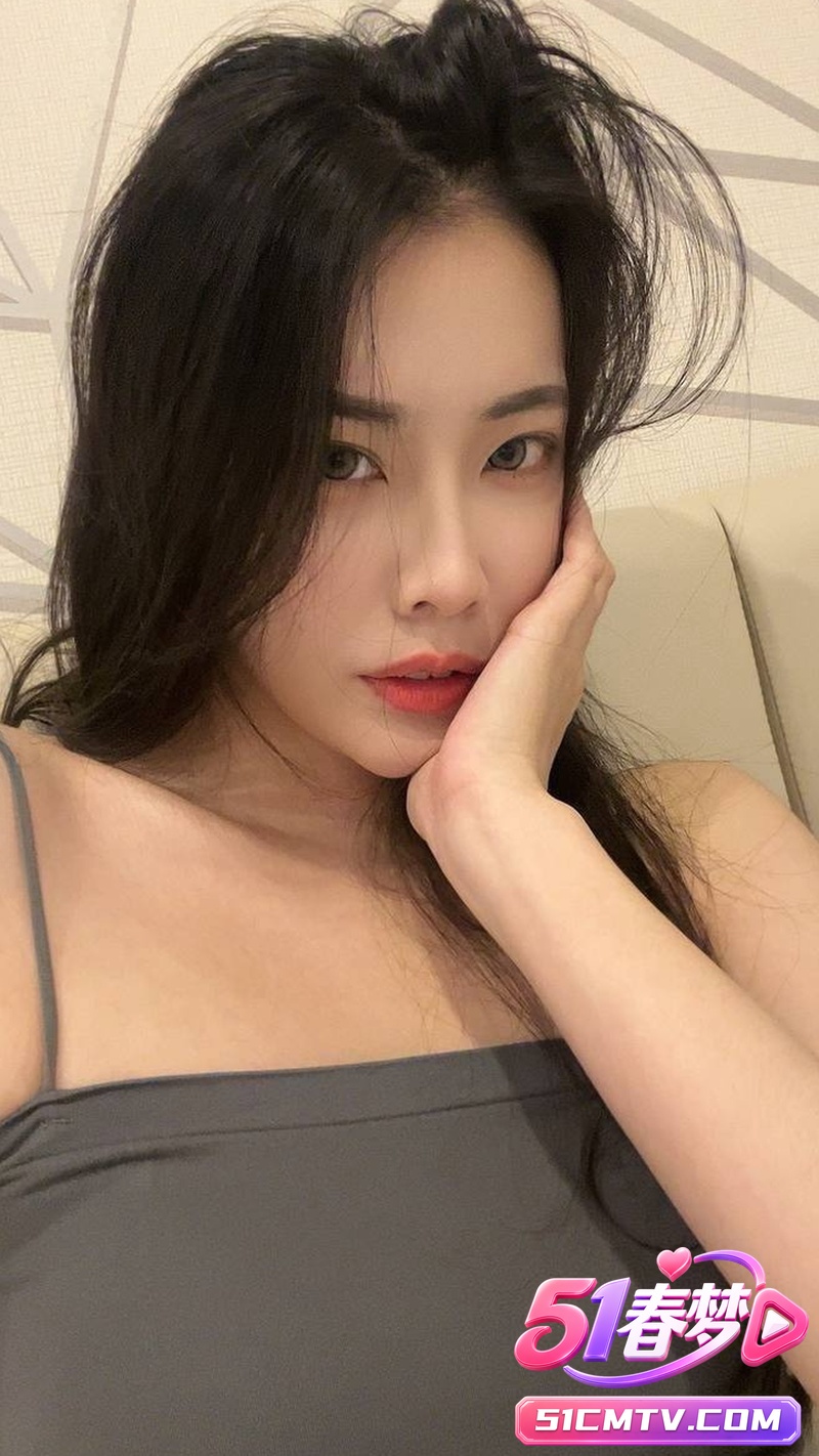 高颜值女大学生刘文茵 给男友口交后被猛操性爱视频流出！反差炸裂！