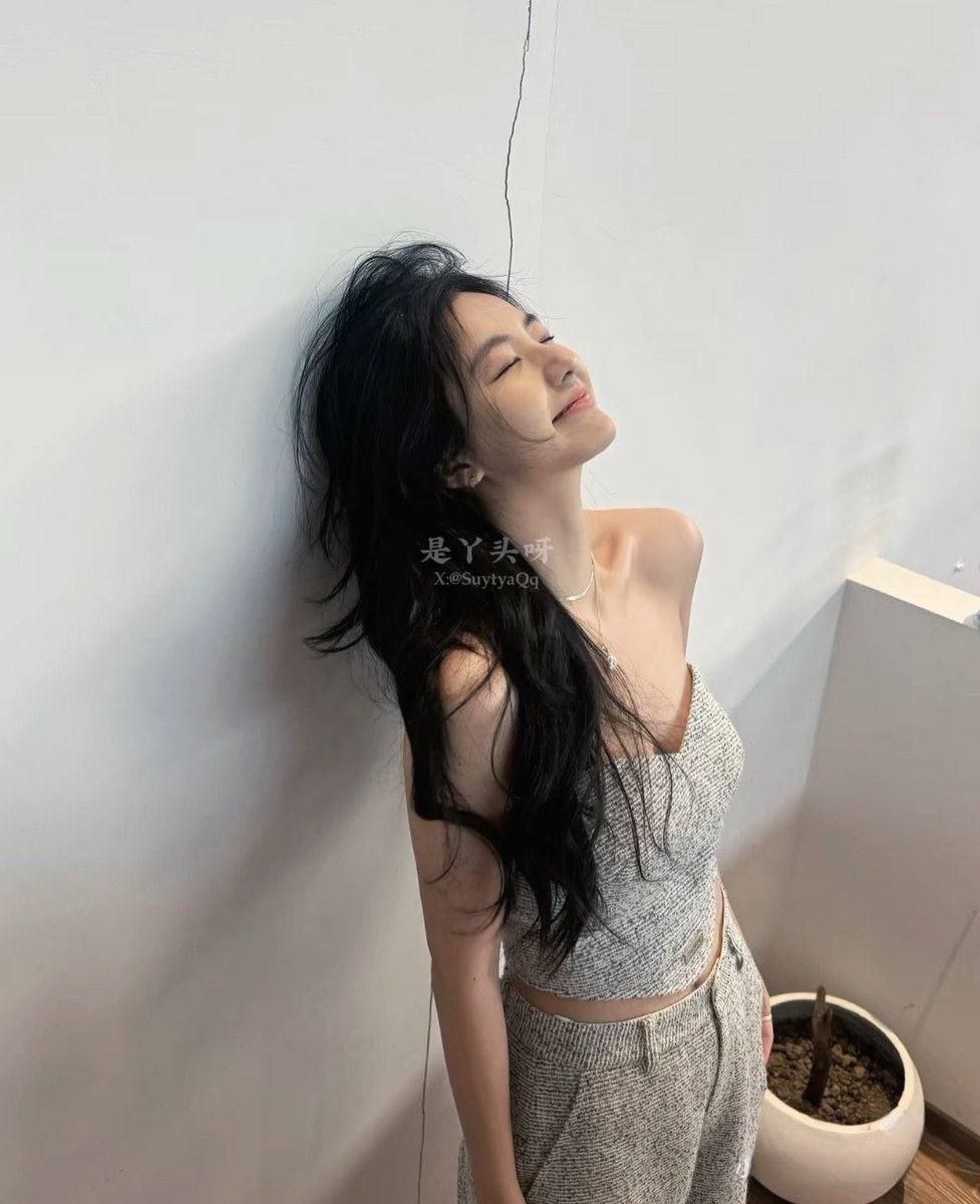 推特SM重口福利姬是丫头呀 清纯外表铁丝穿刺乳头连体 公开裸掰粉嫩白虎穴取悦金主!