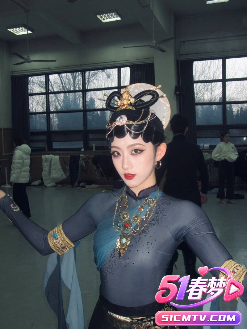 内蒙极品舞蹈生女友杨敏月 绿帽苹果原相机带妆被黑人大屌猛干！骚浪喷汁！