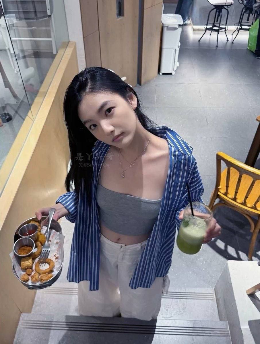 推特SM重口福利姬是丫头呀 清纯外表铁丝穿刺乳头连体 公开裸掰粉嫩白虎穴取悦金主!