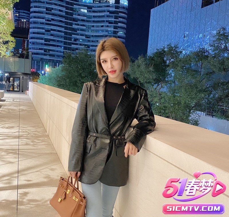 上海极品肤白气质小姐姐酒后被外企高管潜规则 粉嫩小穴骑乘狂蹲猛操子宫！太骚了！