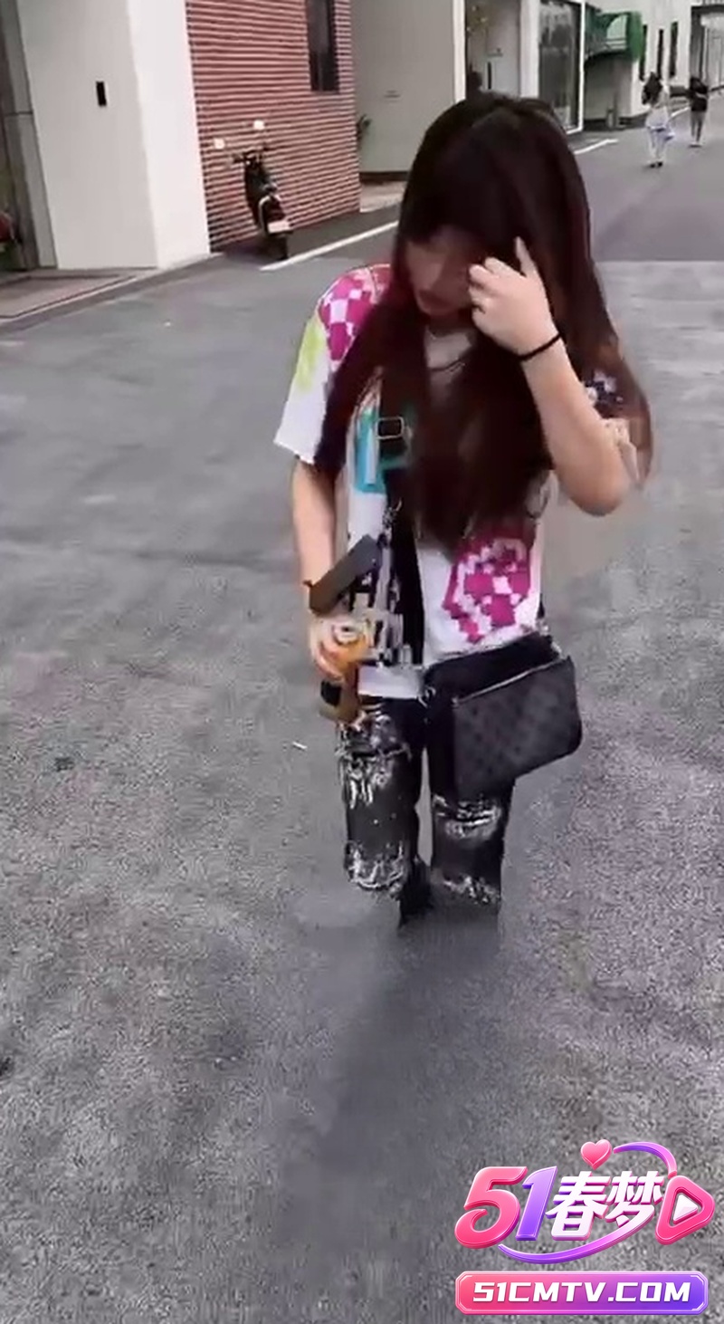 快手拽姐百万源反差萌爆棚！高冷精神小妹魔性整活直接杀疯流量密码拉满！