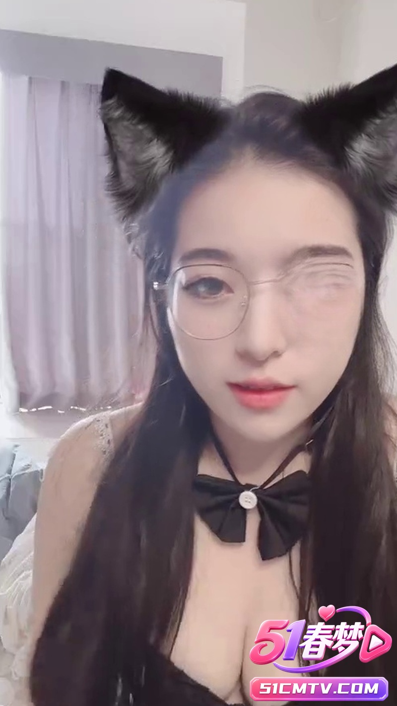 极品反差主播小酱 BIGO一对一私人裸聊 骚穴湿润舌头舔唇勾魂 极致诱惑看得鸡巴硬爆！