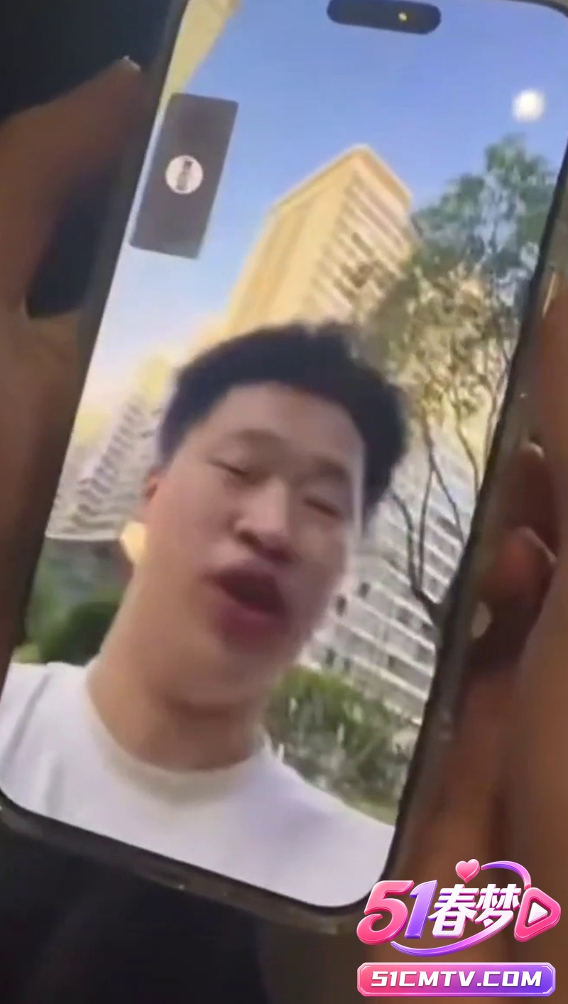 抖音富二代赵俊逸车库惨遭精神小伙群殴 满脸鲜血视频曝光 炫富遭重锤太惨！