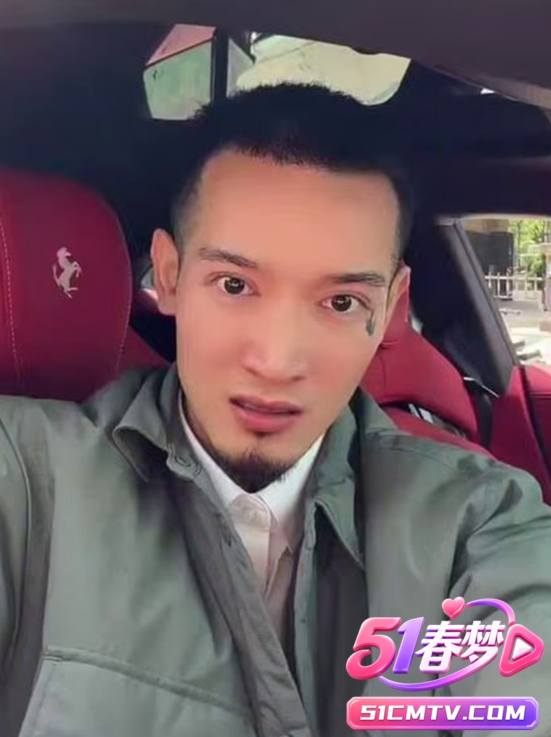 抖音豫上皇AK刀枪不入 马来西亚装逼被群殴翻车！这反差太解气了！