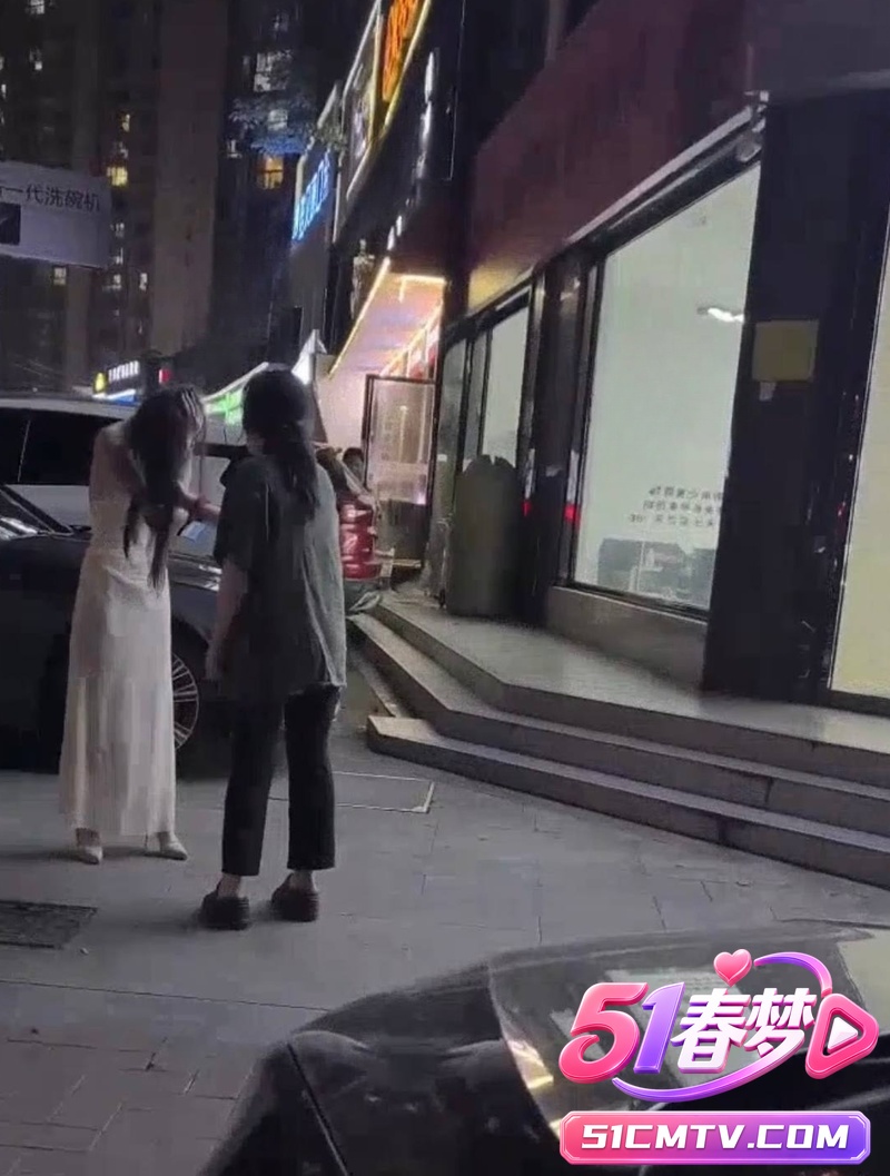原配当街狂揪白衣小三猛揍 网传跳河竟是移花接木假视频 大反转太炸裂！