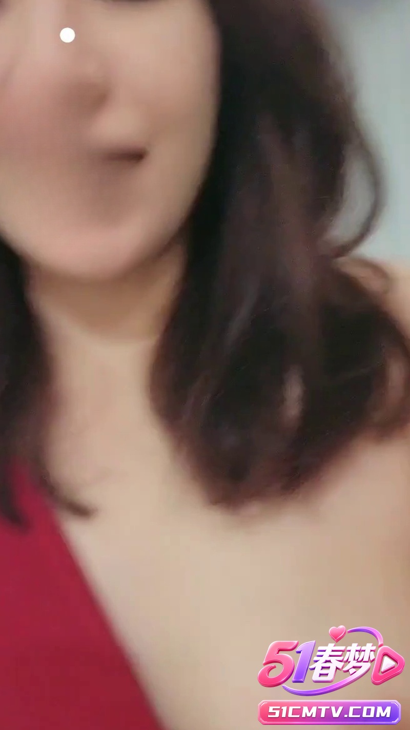 台湾小飘飘红内衣姐弟乱伦 弟弟猛肏粉嫩小穴内射高潮太禁忌了!
