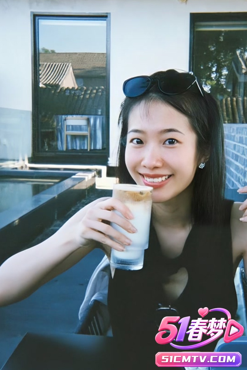 何炅接班人 齐思钧刘梦章 分手4个月 深夜带气质美女同车回家新恋情疑曝光！
