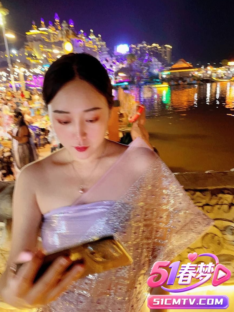 醉酒空姐酒店惨遭粉丝下手 睡得像死猪一样鸡巴塞嘴骚逼狂插内射！这反差也太大了吧！
