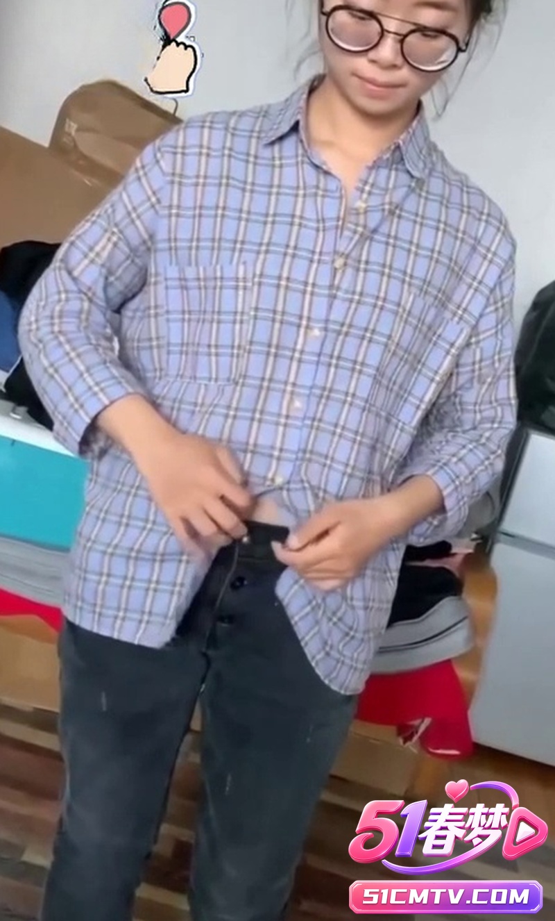 文静眼镜妹李晓雯 私密做爱视频流出 乖乖学生妹脱衣反差太猛！