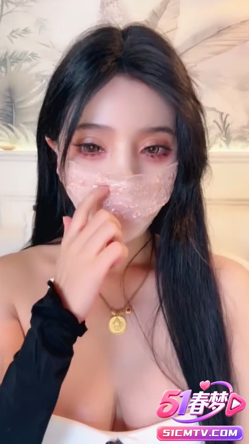 丝袜高跟潮吹女神道具自慰狂喷水流 淫荡高潮太猛了！