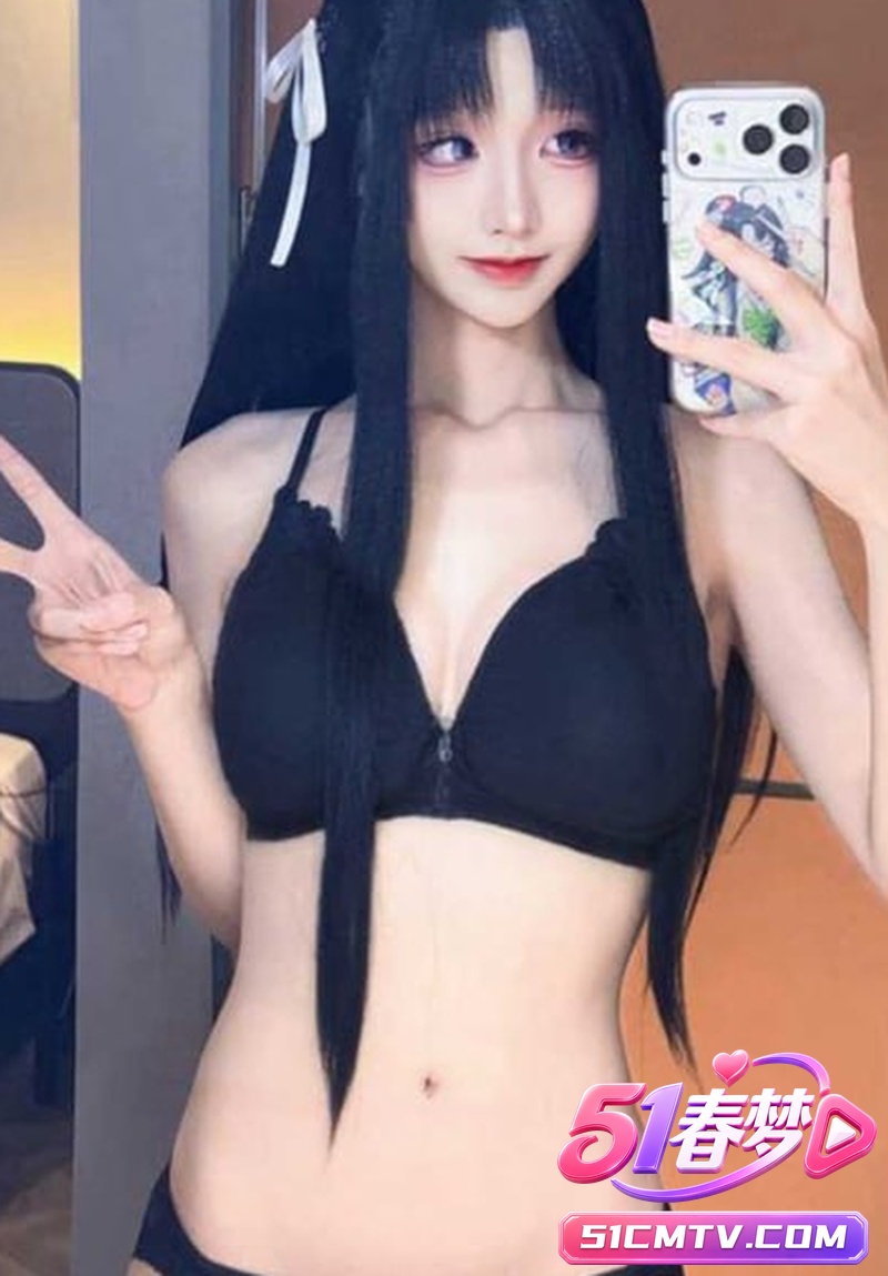 顶流软甜伪娘怡华 JK黑丝萌宠跪舔足交被后入爆操 绝美娃娃脸让人直接秒弯！