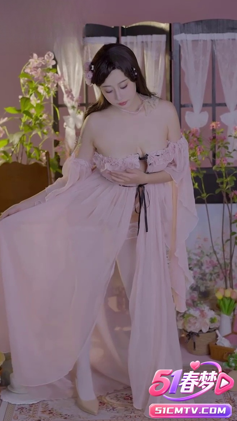 推特福利姬奈汐酱nice吊钟巨乳高抬腿阴毛诱惑 猫猫碎冰冰丝袜骚母足交后入肥臀潮吹太顶了！