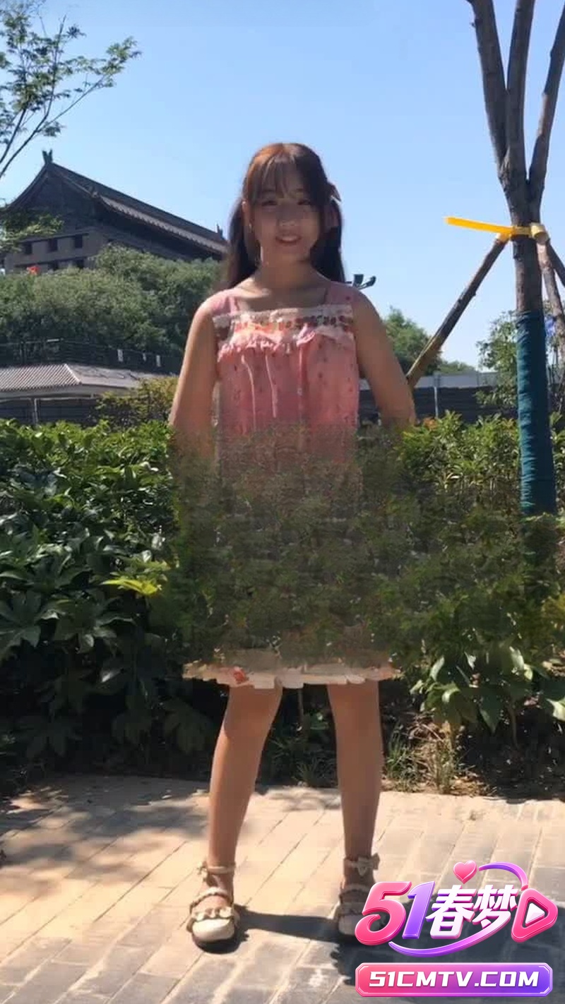 极品嫩妹浆果儿8月最新 全裸宅舞户外大胆调戏路人 未流出尺度炸裂！